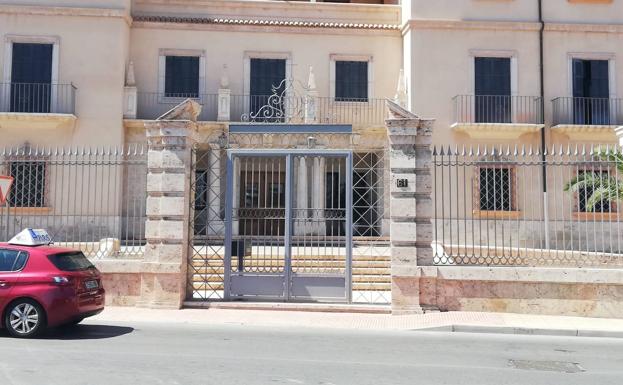El obispo coadjutor pone sobre la mesa la clausura del Seminario de Almería