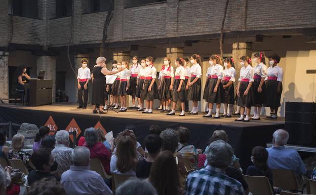 Voces contra el hambre en el FEX