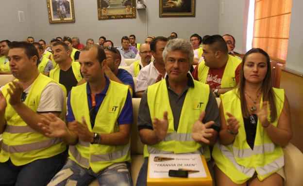 Los conductores del tranvía no pierden la esperanza, pese al «total abandono»