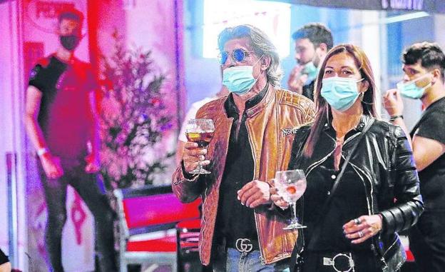 Sanidad desoye a sus expertos y rechaza cerrar los locales de ocio nocturno