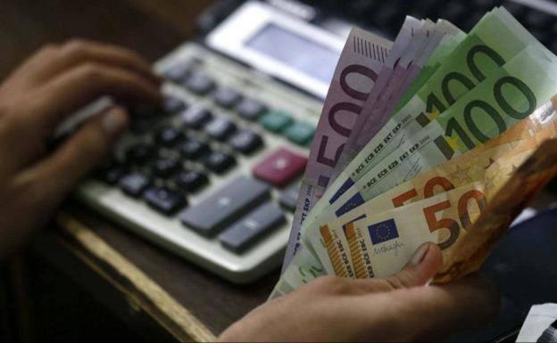 Nueva ayuda de la Junta de 210 euros para trabajadores afectados por ERTE y fijos discontinuos: cómo solicitarla