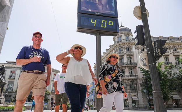 Médicos advierten del peligro de la ola de calor en Andalucía: «Puede ser grave para la salud»
