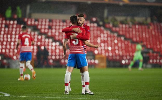 El equipo rojiblanco rastrea el mercado sin ningún jugador extracomunitario en su plantilla