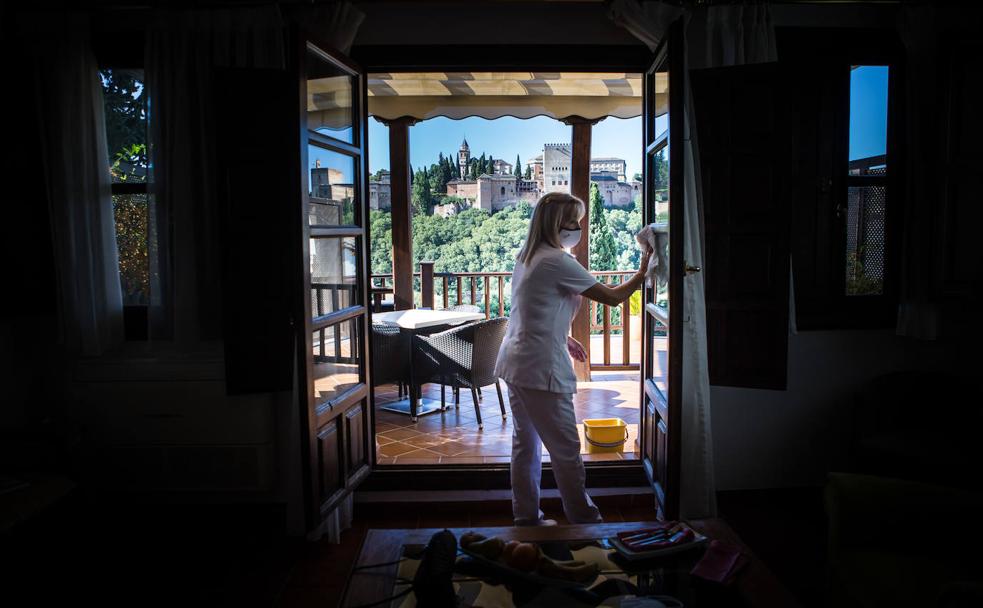 El dormitorio de los premios Nobel en Granada