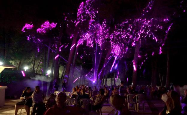 Espectacular show de luces en el Geoparque de Granada