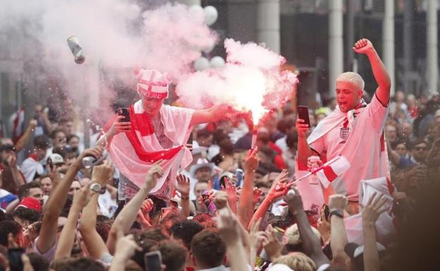 Tensión y vandalismo en los aledaños de Wembley