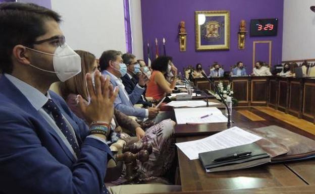 El PP recuerda al alcalde jienense que ya no tiene mayoría y tiene que negociar