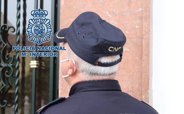 Detenido por asaltar la casa de su compañero de trabajo en Granada y robarle joyas de oro y 500 euros