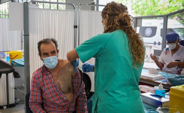 Almería suma 143 nuevos contagios tras una semana de positivos e incidencia al alza