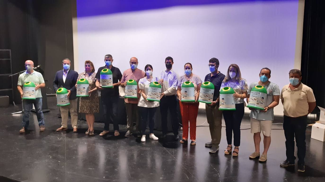 Los bares de ocho municipios de la Costa competirán por reciclar vidrio