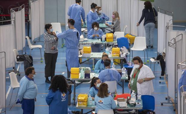 El foco de los contagios en Almería se centra en los jóvenes desde la adolescencia a la treintena