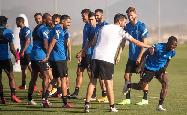 Bacca se queda en el gimnasio y Azeez se integra en la dinámica grupal