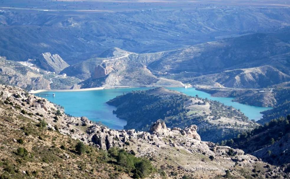 Un ascenso entre pinares por el Cerro del Buitre de Granada