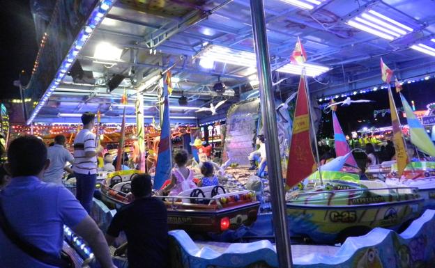 Almería mantiene el plan de una Feria con casetas y cacharricos pero sin grandes eventos