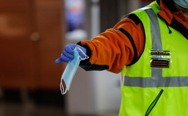 Sancionan a un Dj en Granada por no llevar mascarilla en un acto multitudinario y por no estar aislado