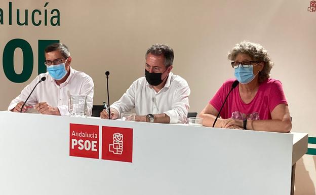 Espadas apuesta en Granada por recuperar «la iniciativa política en Andalucía, desde el Parlamento y sobre todo en la calle»