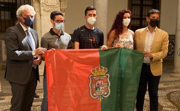 El Ayuntamiento brinda una bonita despedida a los olímpicos granadinos