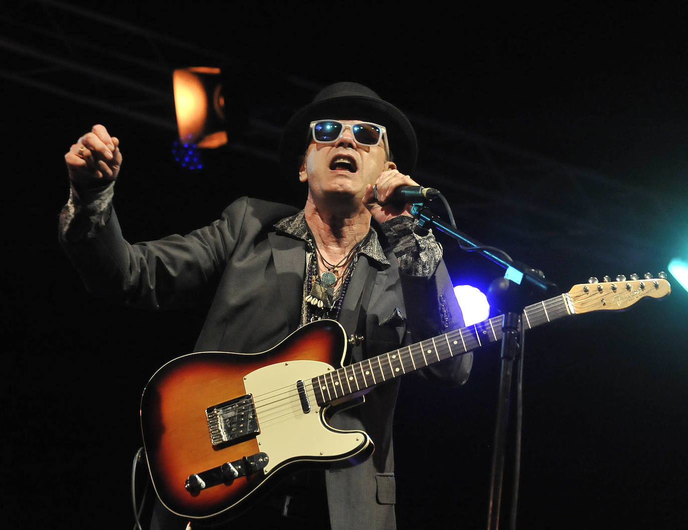 Santiago Auserón: Coloniales y ultramarinos