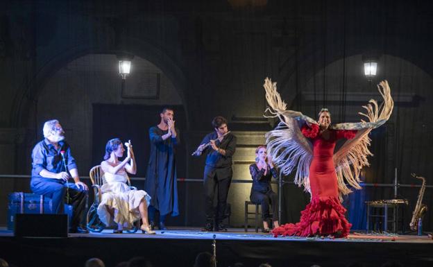 La poética de Anabel Veloso y el quejío infinito de Rocío Segura inauguran el Festival Flamenco