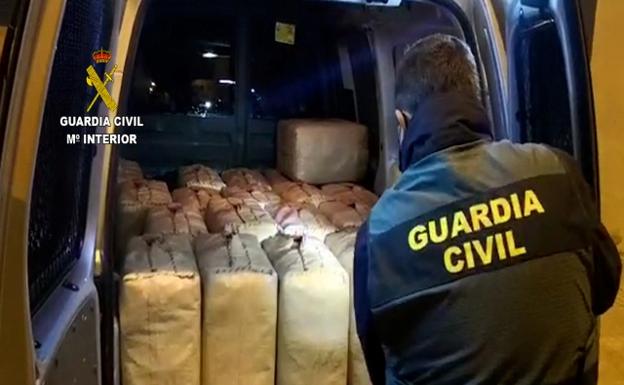 Cae en Málaga una red criminal que operaba en Almería dedicada al tráfico de hachís