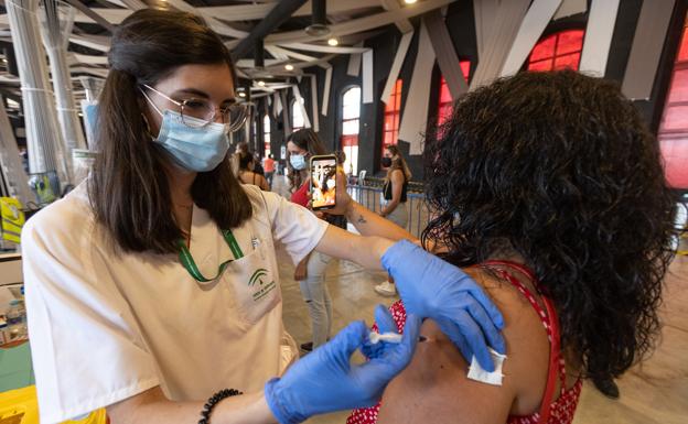 El número de sanitarios de baja aumenta un 27% en solo un mes