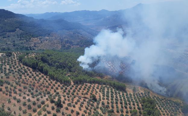 Incendio en el paraje Aldea de los Maridos, en Torres de Albanchez