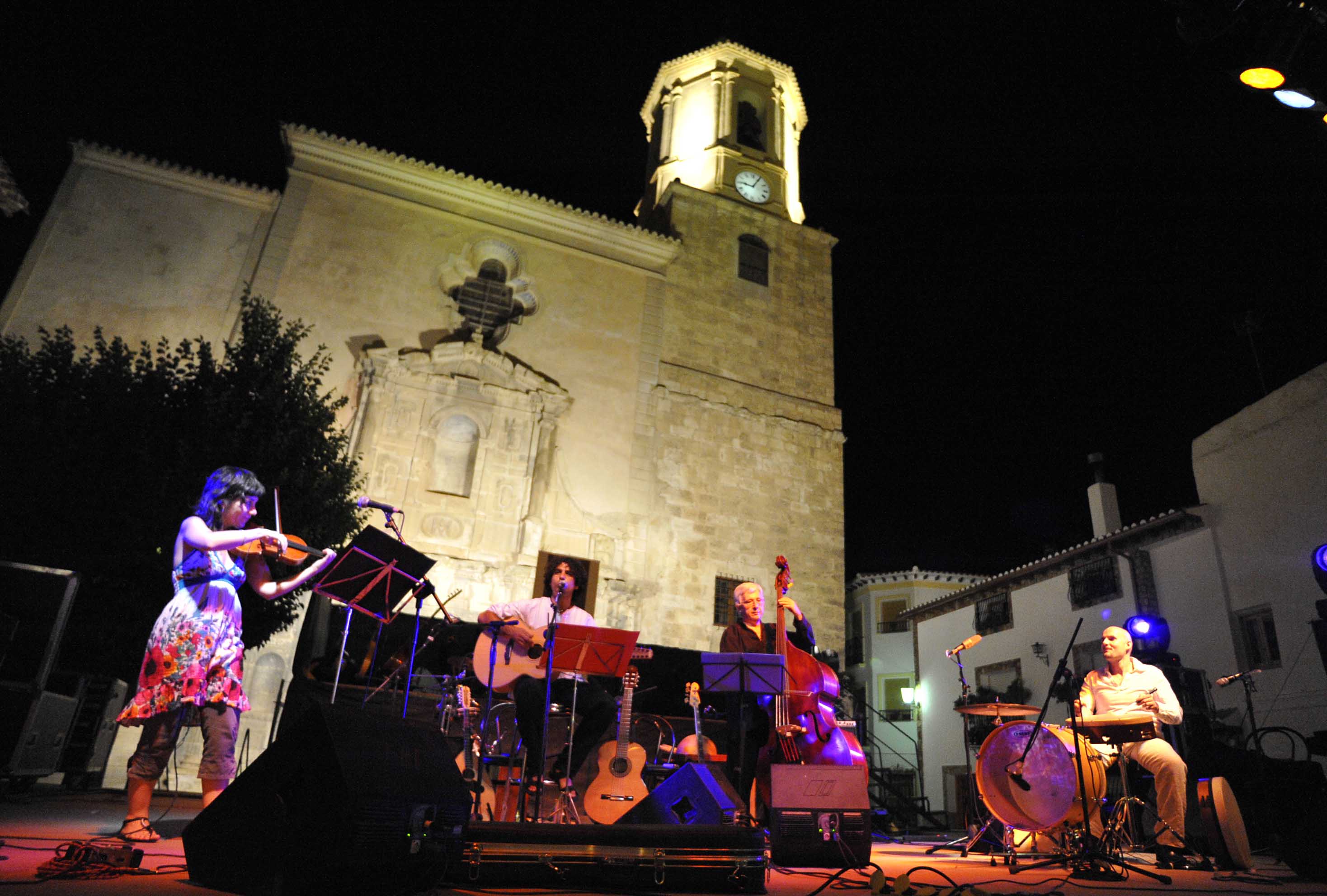 «He escuchado letras de música tradicional que harían ruborizarse a Sid Vicious»