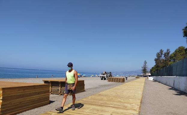 Motril construye en Villa Astrida el primer tramo de la senda litoral