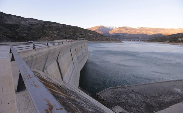 El Gobierno financiará un segundo proyecto de las conducciones de la presa Béznar-Rules