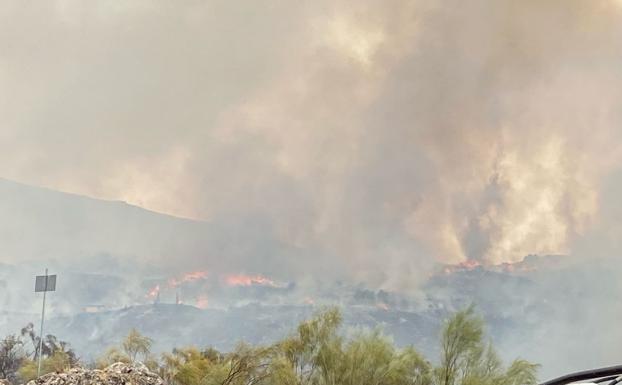 El incendio forestal de Güéjar Sierra está controlado y empiezan a retirarse medios
