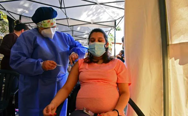 Sanidad prioriza la vacunación de embarazadas y madres lactantes