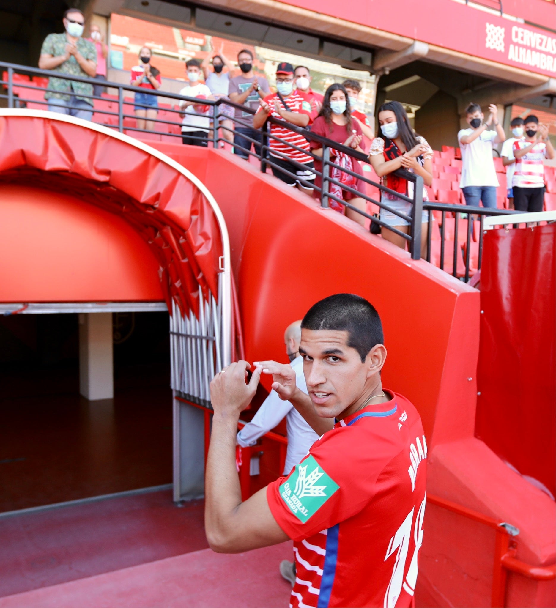 Presentación de Abram como jugador del Granada
