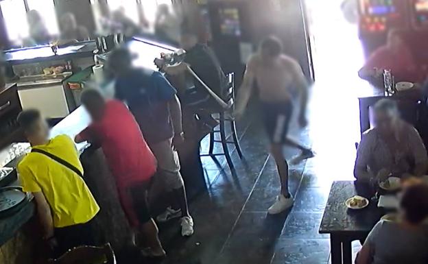 Detenido un hombre acusado de apuñalar en el muslo al cliente de un bar en Gádor en una reyerta