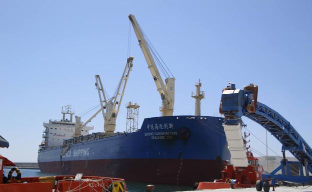 El Puerto de Motril crece en julio un 45% en mercancías, más que en años previos a la pandemia