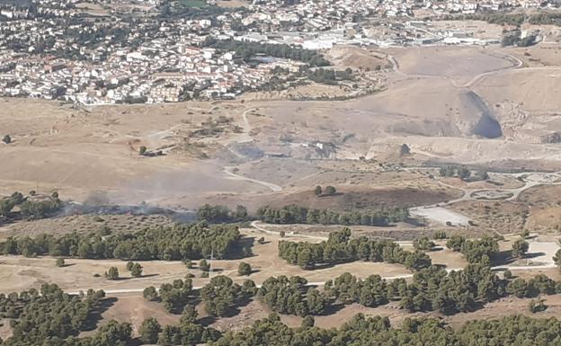 Extinguido el incendio forestal declarado en un paraje de La Zubia