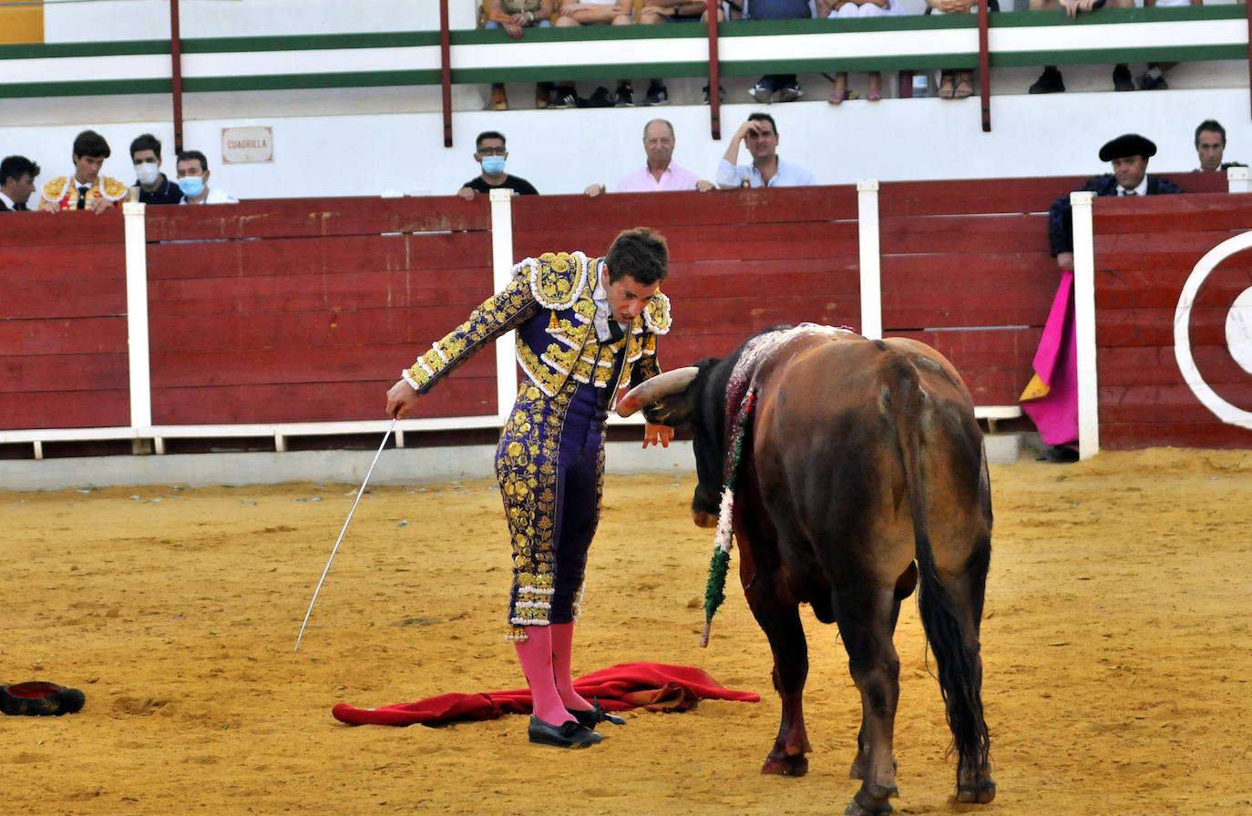 Triunfo de Gómez Valenzuela en el inicio de la Feria del Emigrante en Navas de San Juan