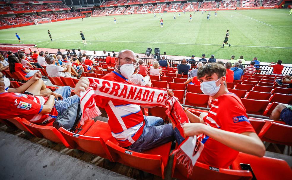 El regreso de 4.000 almas hace latir de nuevo a Los Cármenes