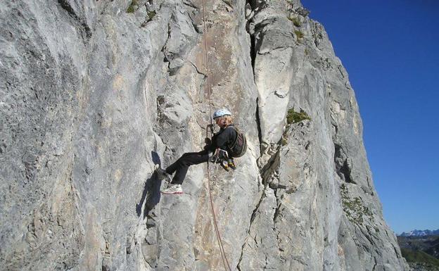 Rescatan en helicóptero a dos barranquistas accidentados en la zona del Río Verde