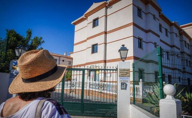 La alcaldesa de Gualchos ve «lo más razonable» que la Junta les salve del toque de queda