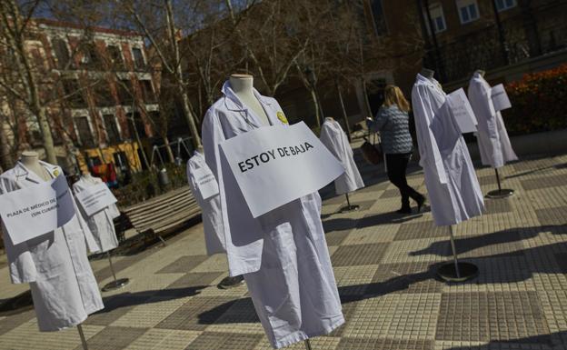 Médicos «agotados» y una Atención Primaria «saturada», con restricciones que «no ayudan»