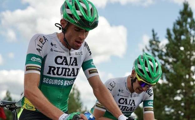 Álvaro Cuadros se siente «al cien por cien» en una Vuelta que afronta «con muchas ganas»