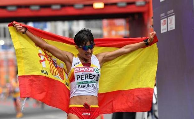 María Pérez recibe un caluroso homenaje en su regreso a Orce