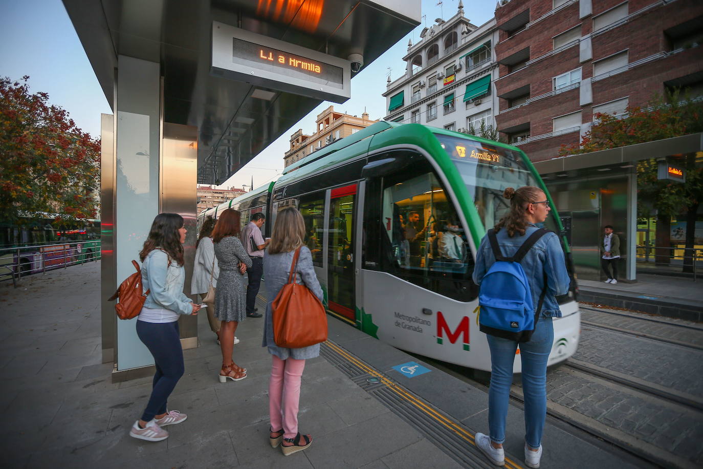 IU pide que el metro de Granada fomente el pequeño comercio mediante la publicidad