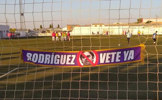 Aumentan las presiones para que el presidente del Real Jaén abandone el club