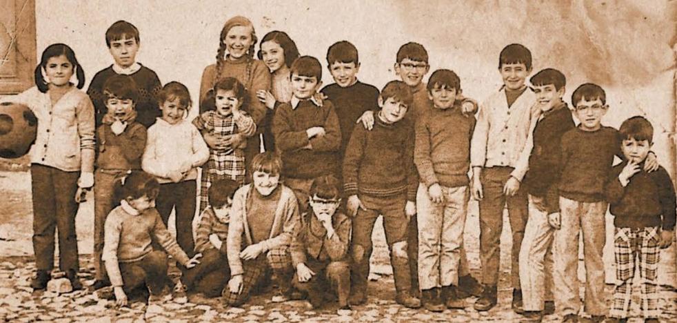 «El libro tenía que llamarse 'Los niños de las caras' porque eso es lo que soy. Lo que somos» - Vimarsana News