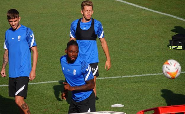 El Granada, con toda la plantilla disponible para el partido ante el Valencia