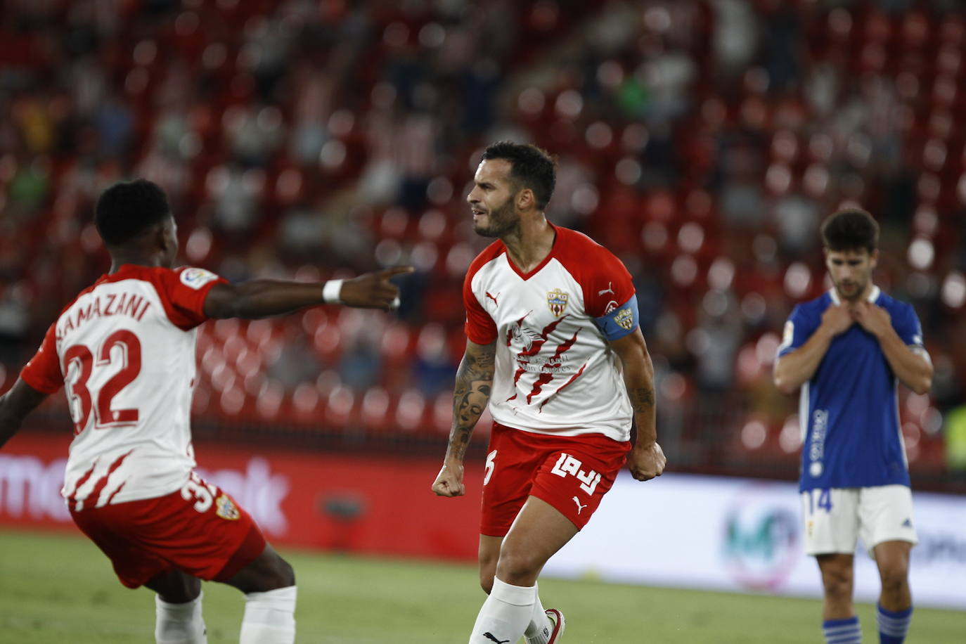 Las mejores imágenes de la victoria del Almeria ante el Oviedo