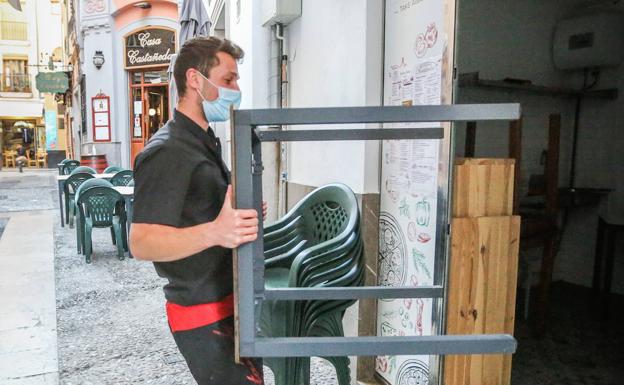 Almería cierra julio con casi la mitad de personas en ERTE que a principios de año