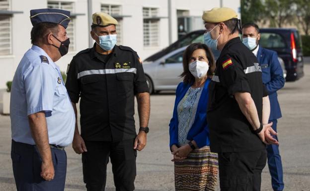 Robles, ante el plazo talibán del 31 de agosto: «Traeremos a los que podamos»