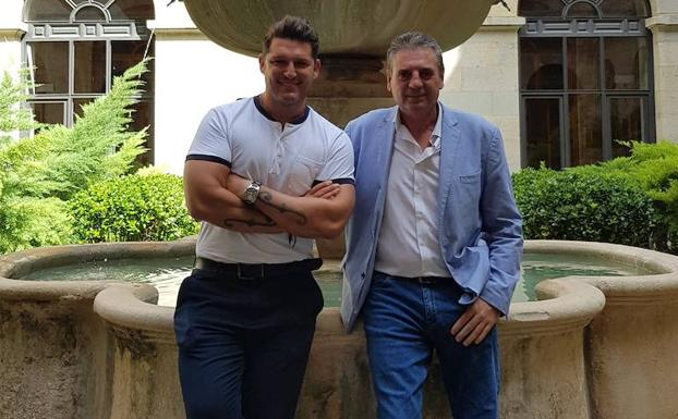 Manu Tenorio promociona Jaén con el videoclip de 'Encadenados'